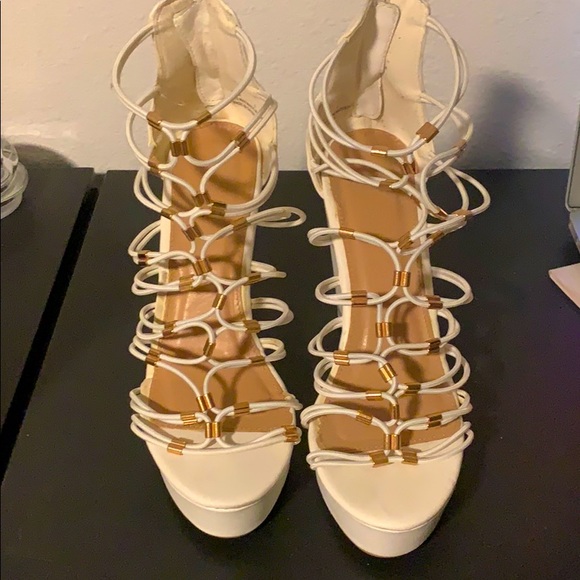 White heels - Picture 1 of 3